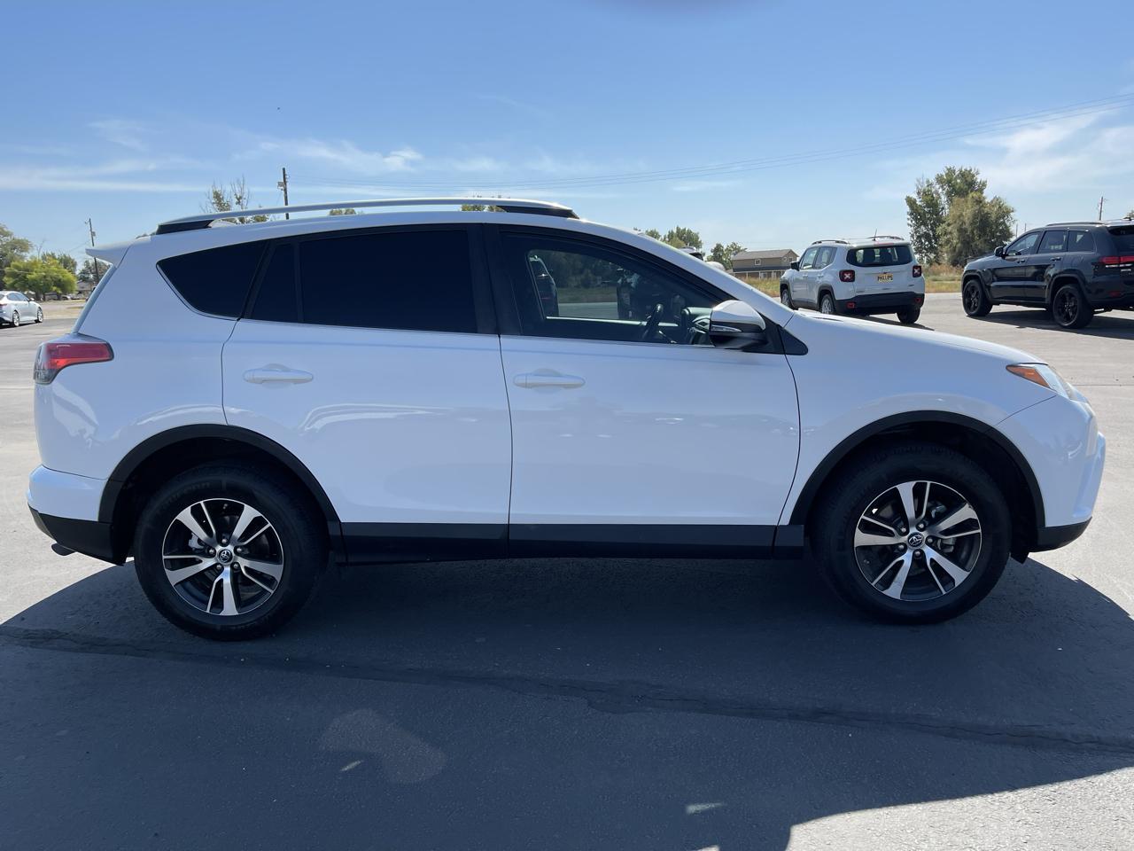 Toyota RAV4 FWD 4dr XLE (Natl) 2016