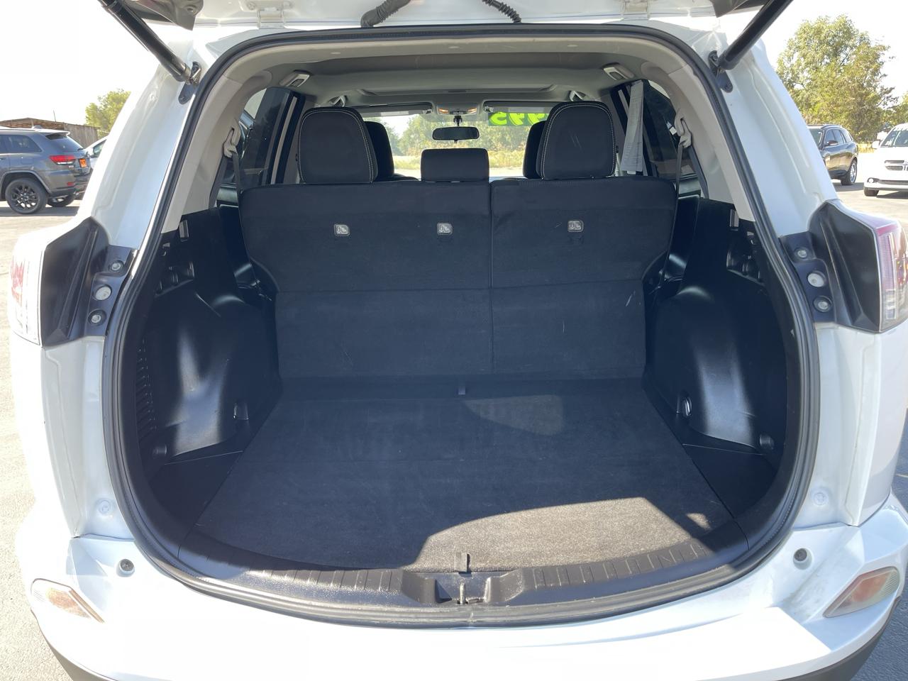 Toyota RAV4 FWD 4dr XLE (Natl) 2016