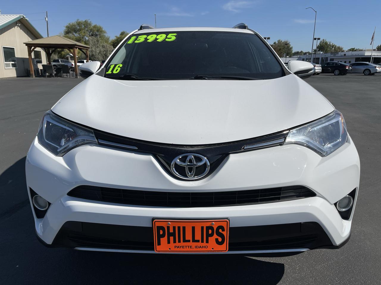 Toyota RAV4 FWD 4dr XLE (Natl) 2016