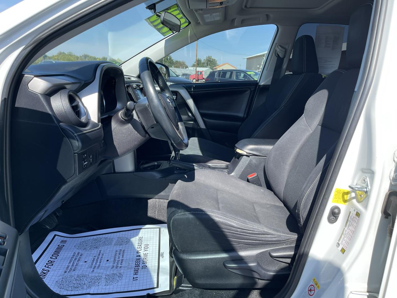 Toyota RAV4 FWD 4dr XLE (Natl) 2016