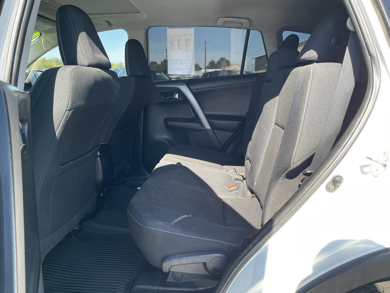 Toyota RAV4 FWD 4dr XLE (Natl) 2016