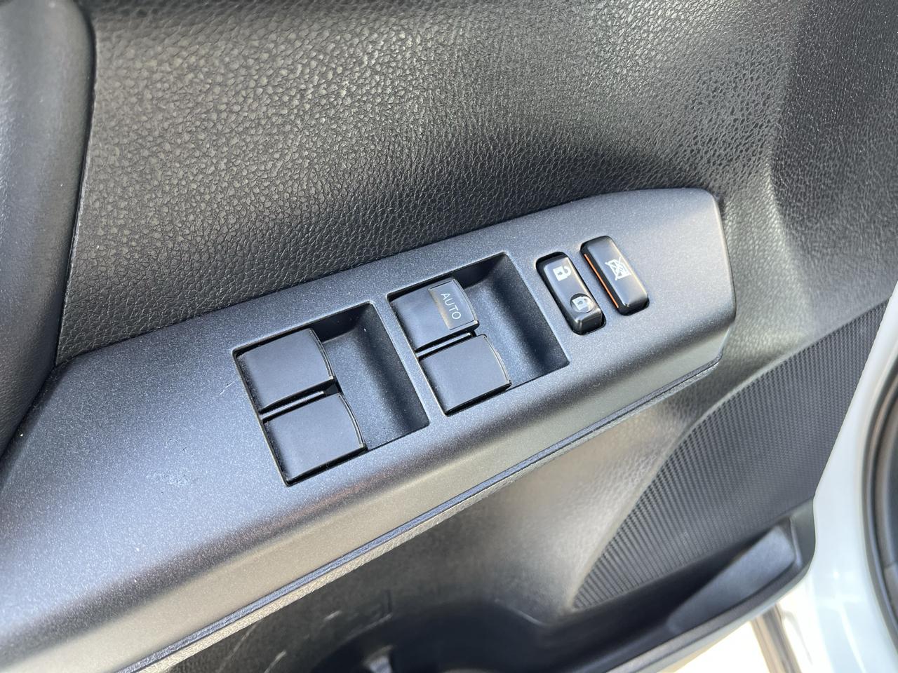 Toyota RAV4 FWD 4dr XLE (Natl) 2016