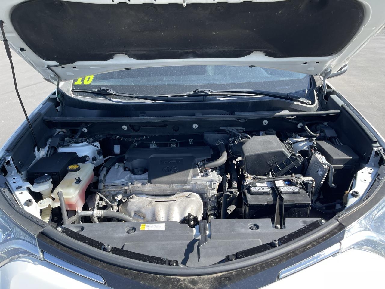 Toyota RAV4 FWD 4dr XLE (Natl) 2016