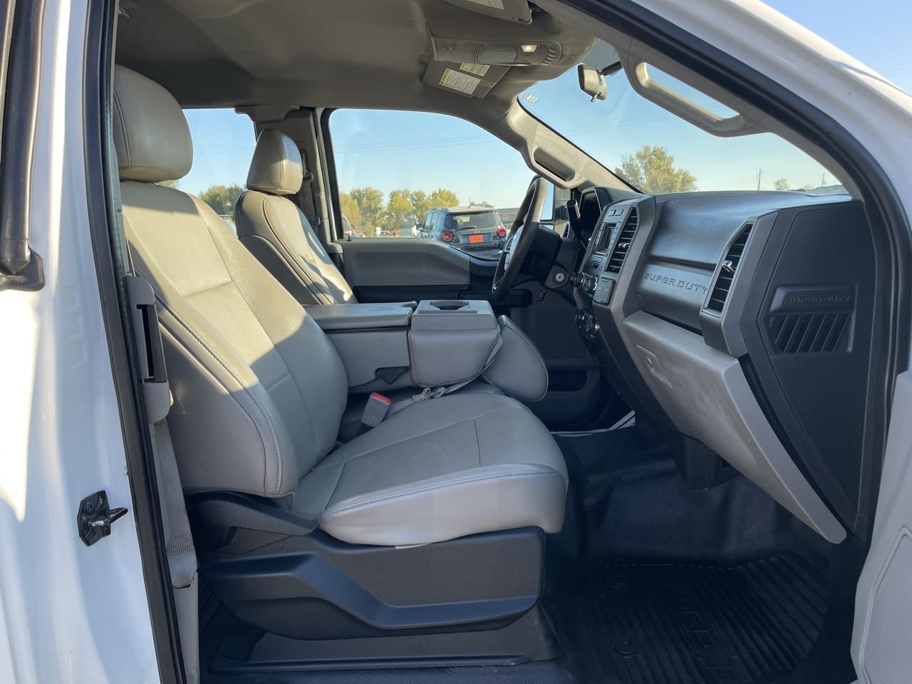 Ford Super Duty F-350 SRW XL 4WD SuperCab 8' Box 2019
