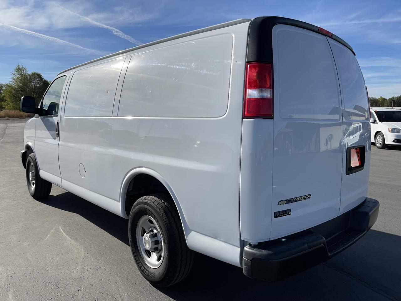 Chevrolet Express Cargo Van RWD 2500 135" 2021
