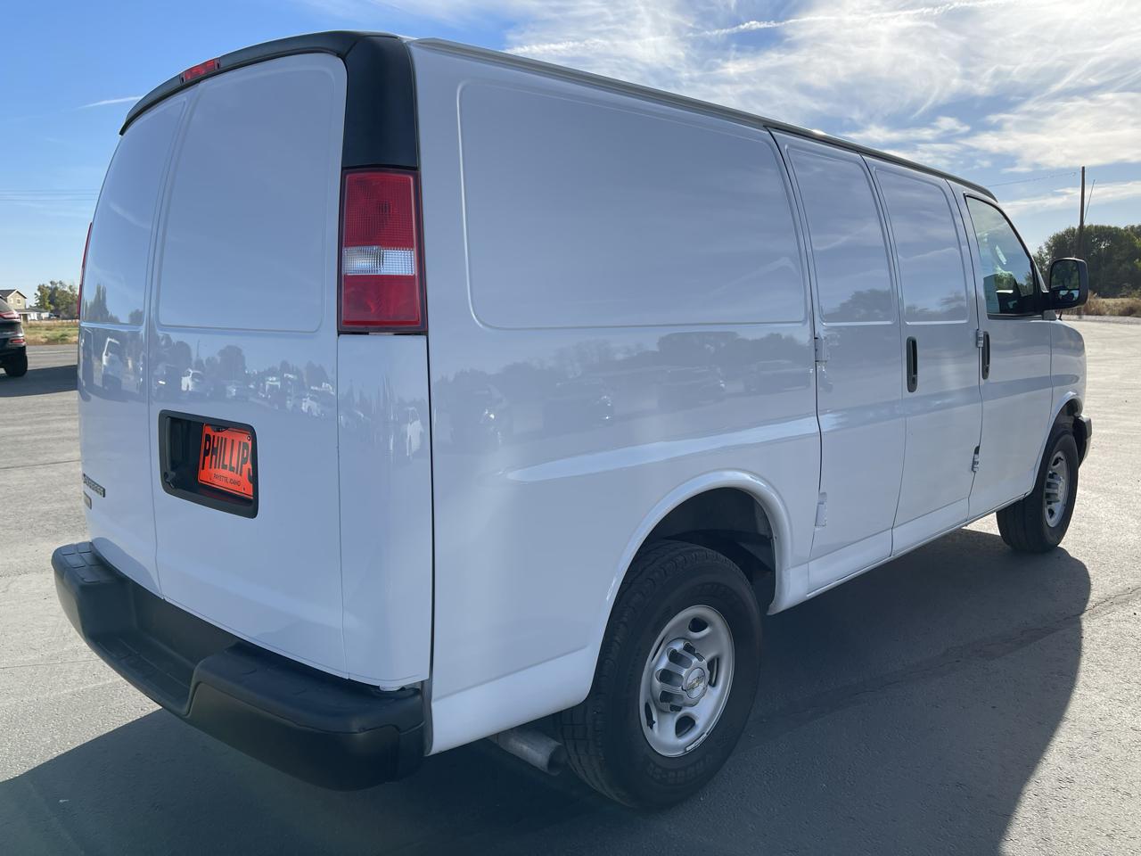 Chevrolet Express Cargo Van RWD 2500 135" 2021