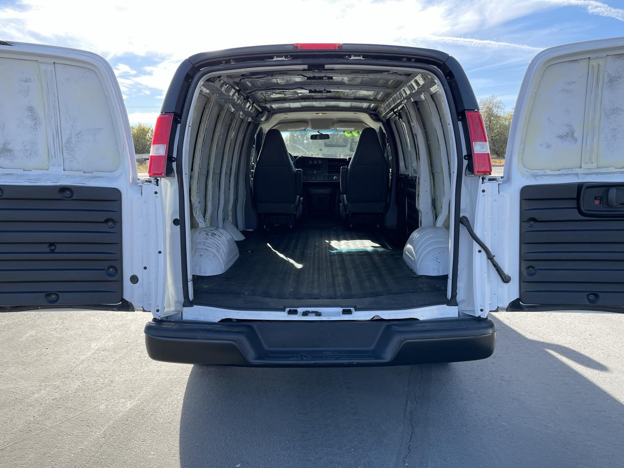 Chevrolet Express Cargo Van RWD 2500 135" 2021