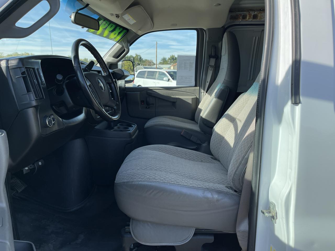 Chevrolet Express Cargo Van RWD 2500 135" 2021