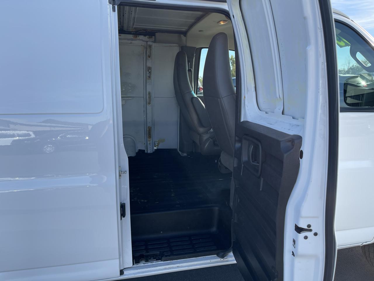Chevrolet Express Cargo Van RWD 2500 135" 2021