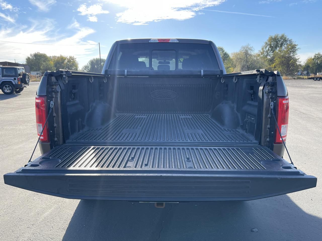 Ford F-150 4WD SuperCrew 145" XLT 2015