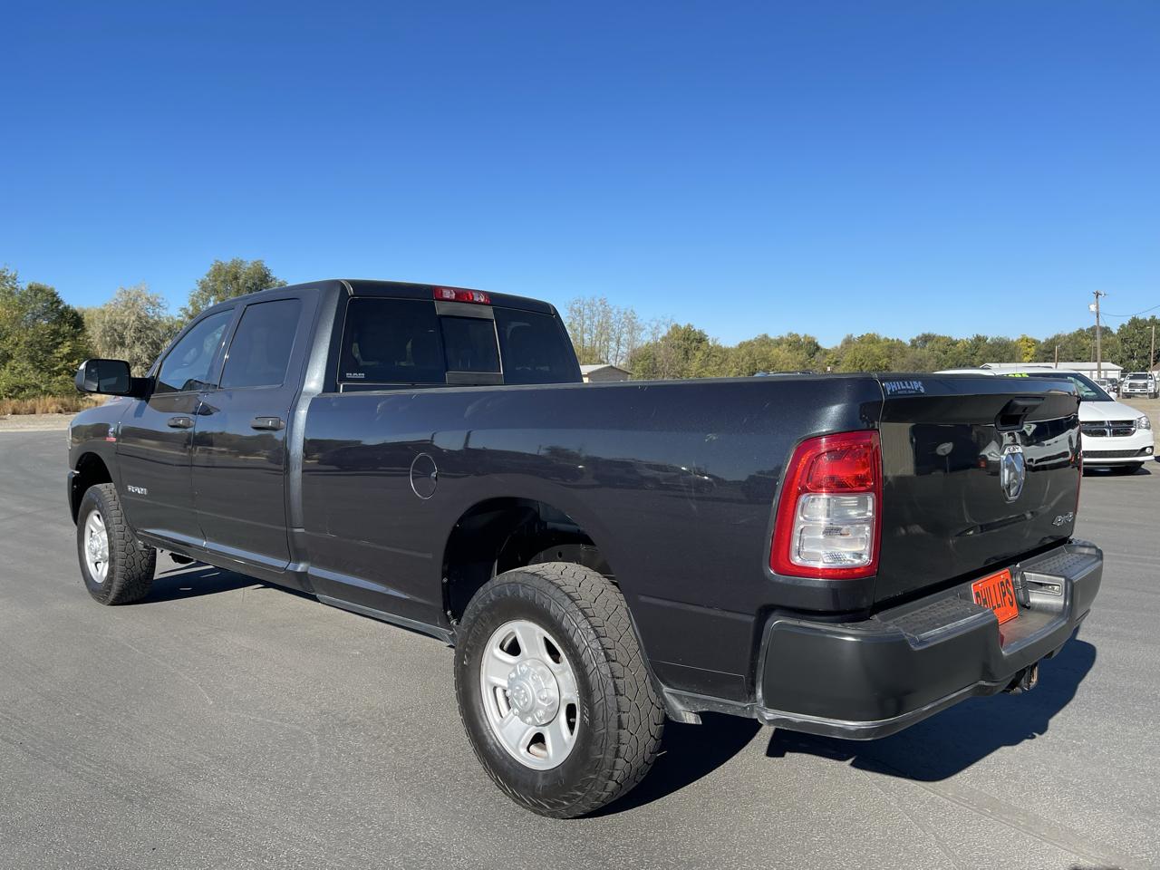 RAM 3500 Tradesman 4x4 Crew Cab 8' Box 2022