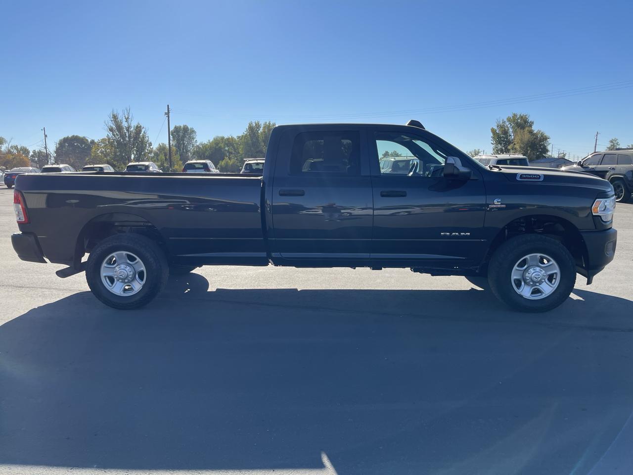 RAM 3500 Tradesman 4x4 Crew Cab 8' Box 2022