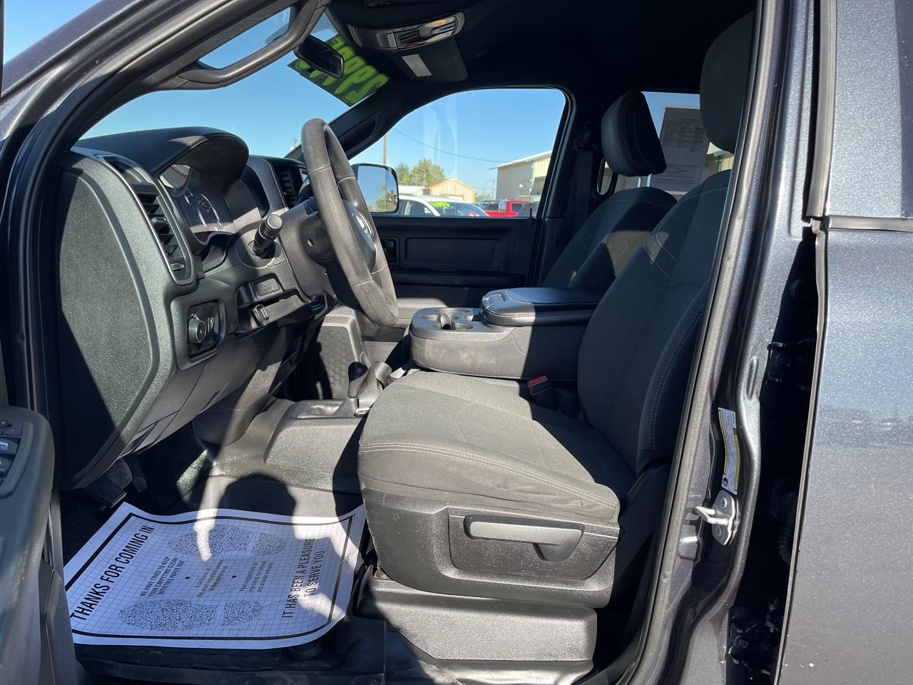 RAM 3500 Tradesman 4x4 Crew Cab 8' Box 2022