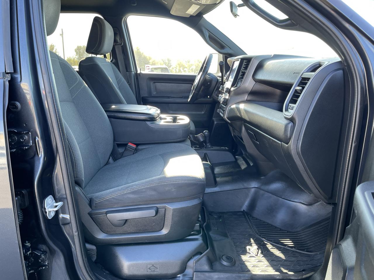 RAM 3500 Tradesman 4x4 Crew Cab 8' Box 2022