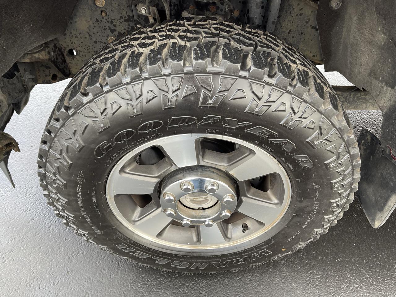 Ford Super Duty F-350 SRW 4WD Crew Cab 172" Lariat 2015