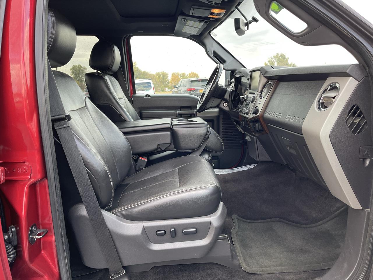 Ford Super Duty F-350 SRW 4WD Crew Cab 172" Lariat 2015