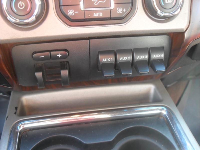 Ford F-250 HD Crew Cab 4dr 152.2" WB 4WD 2013