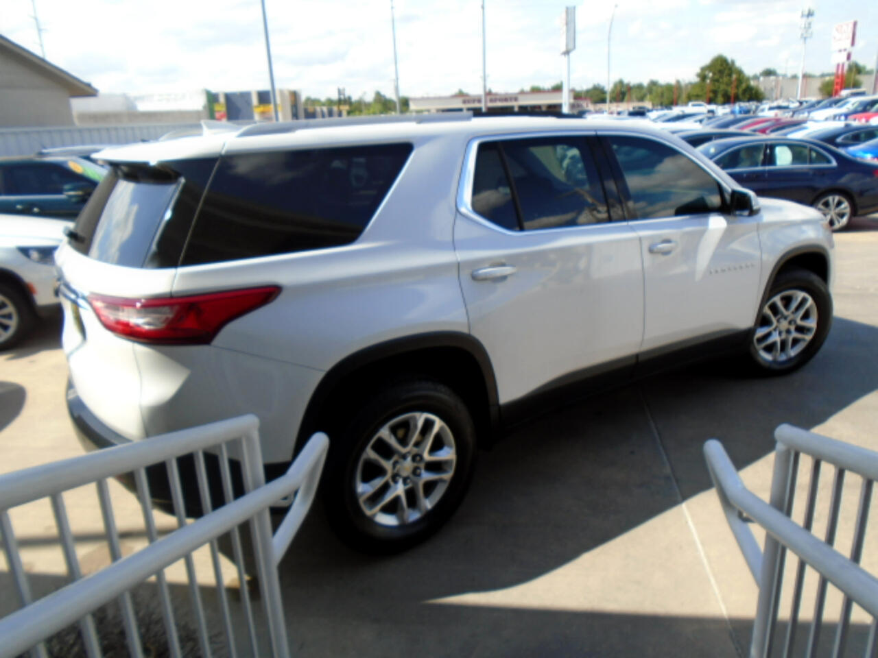 Chevrolet Traverse LT Cloth FWD 2018 Chevrolet Traverse LT Cloth FWD 2018