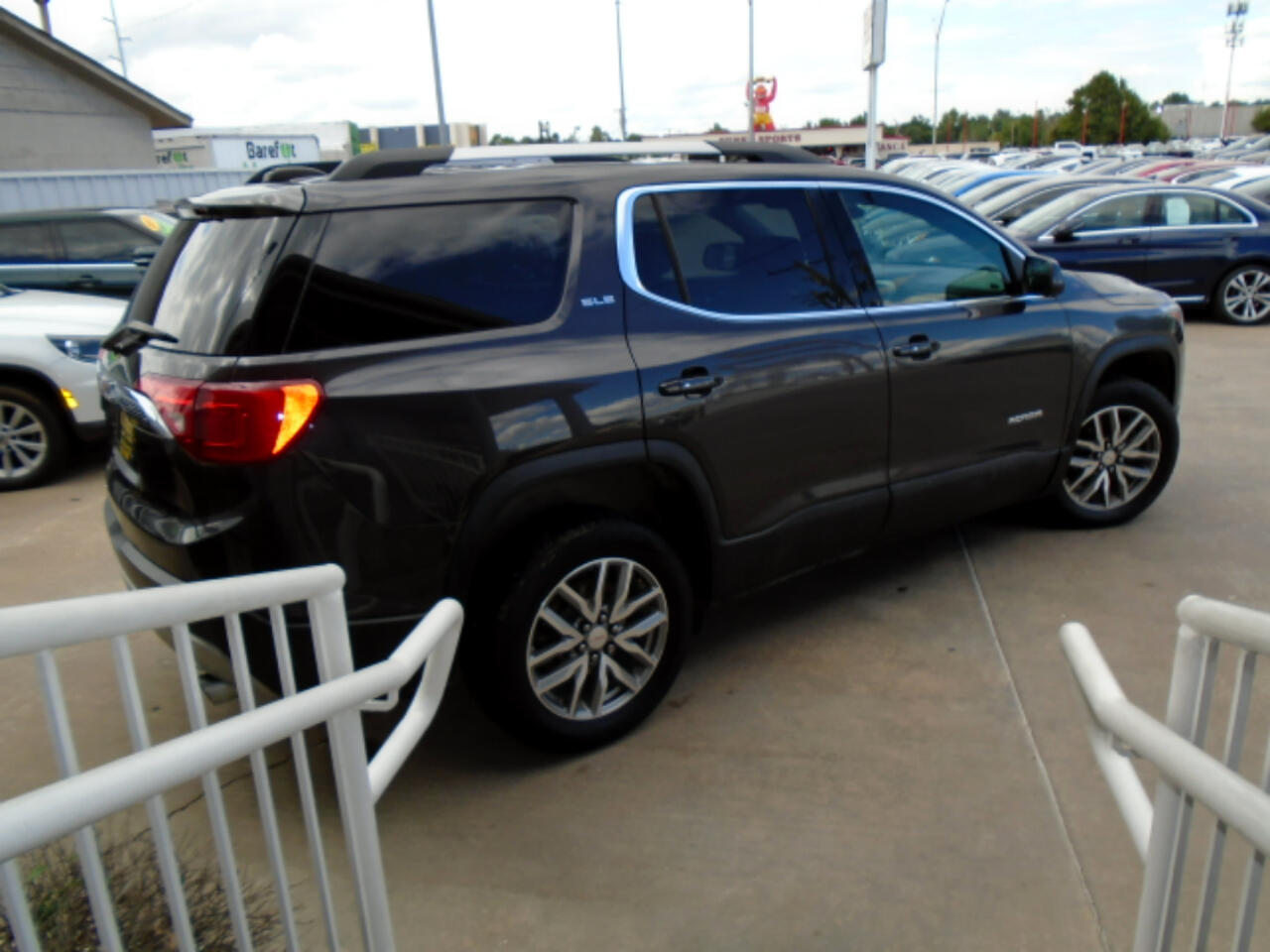 GMC Acadia SLE-2 FWD 2017 GMC Acadia SLE-2 FWD 2017