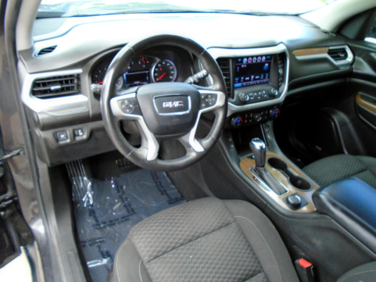 GMC Acadia SLE-2 FWD 2017 GMC Acadia SLE-2 FWD 2017