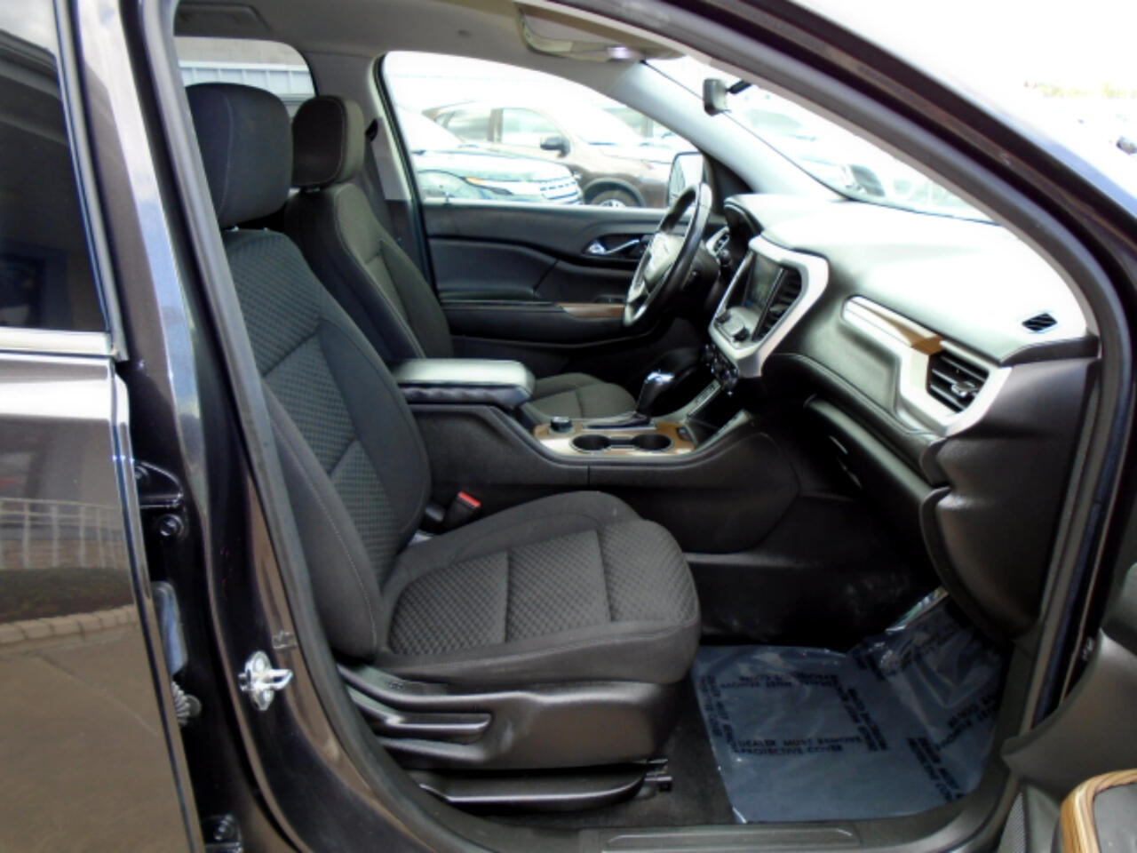 GMC Acadia SLE-2 FWD 2017 GMC Acadia SLE-2 FWD 2017