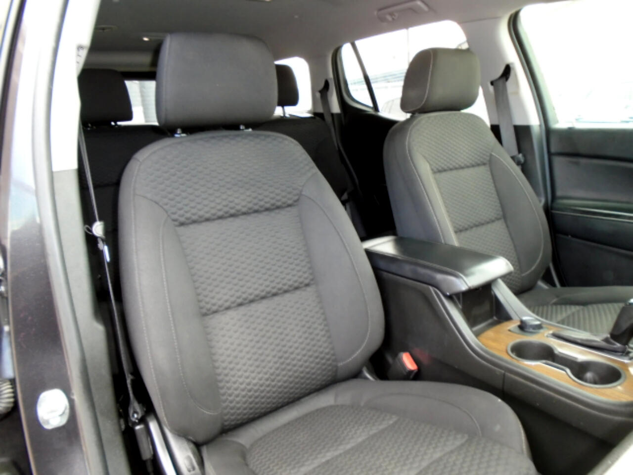 GMC Acadia SLE-2 FWD 2017 GMC Acadia SLE-2 FWD 2017