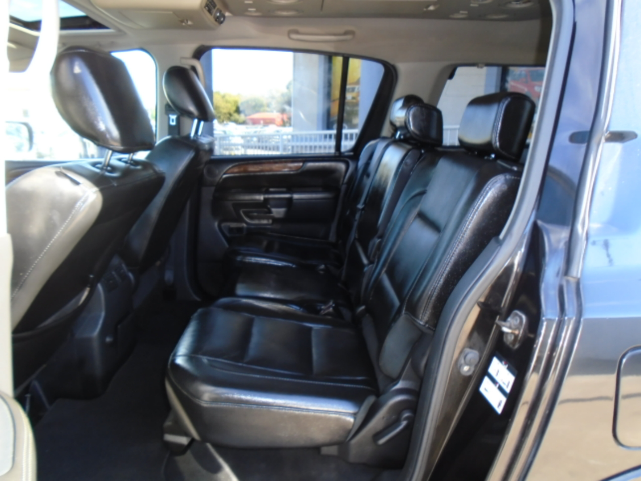 Nissan Armada SE 2WD 2010 Nissan Armada SE 2WD 2010