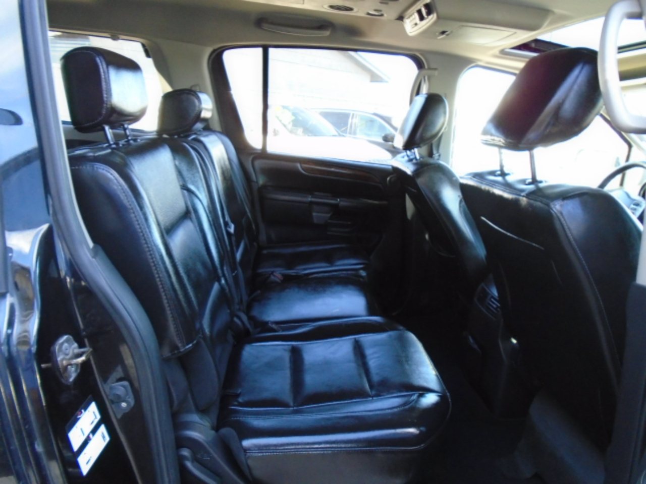 Nissan Armada SE 2WD 2010 Nissan Armada SE 2WD 2010