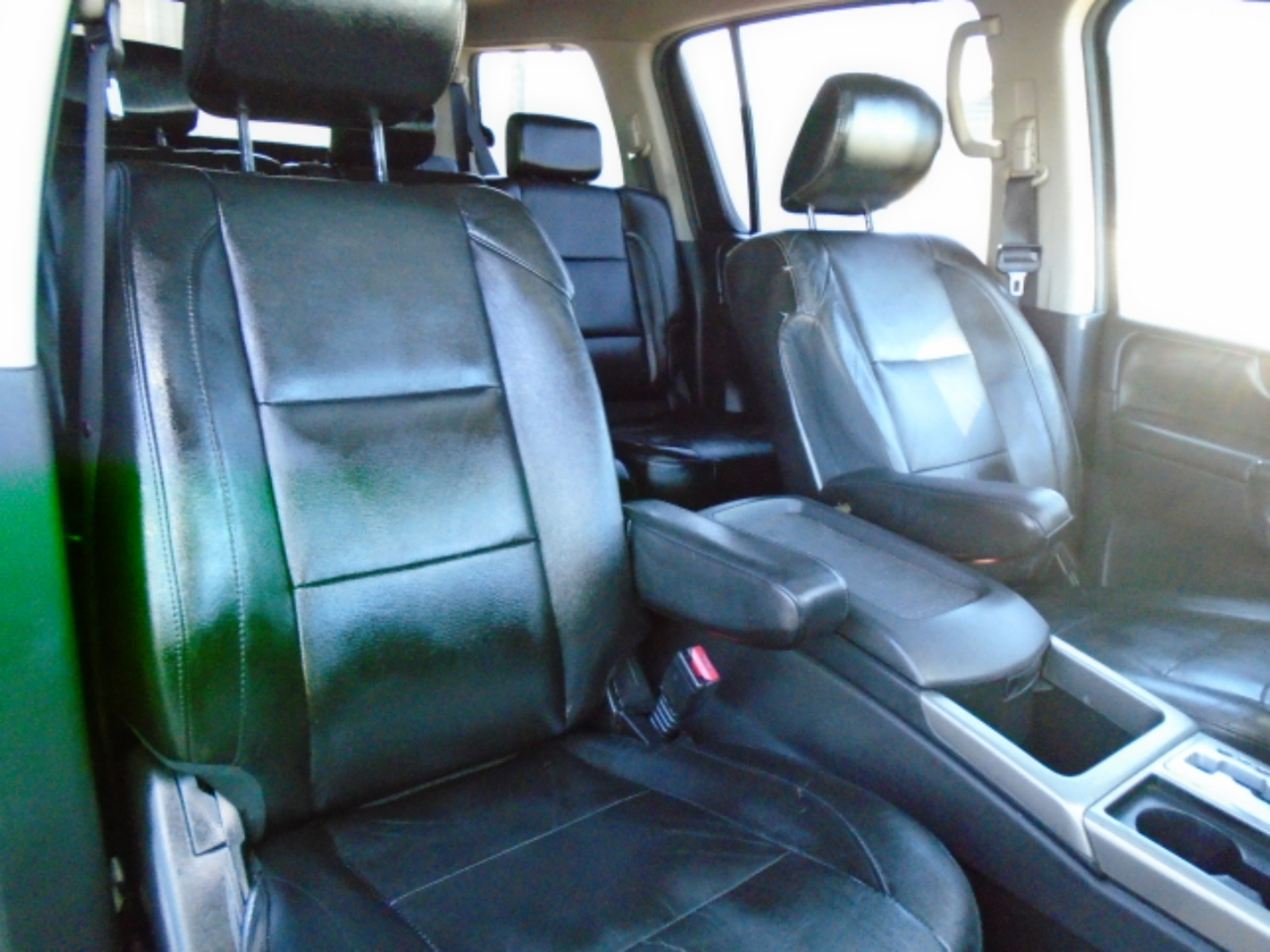 Nissan Armada SE 2WD 2010 Nissan Armada SE 2WD 2010