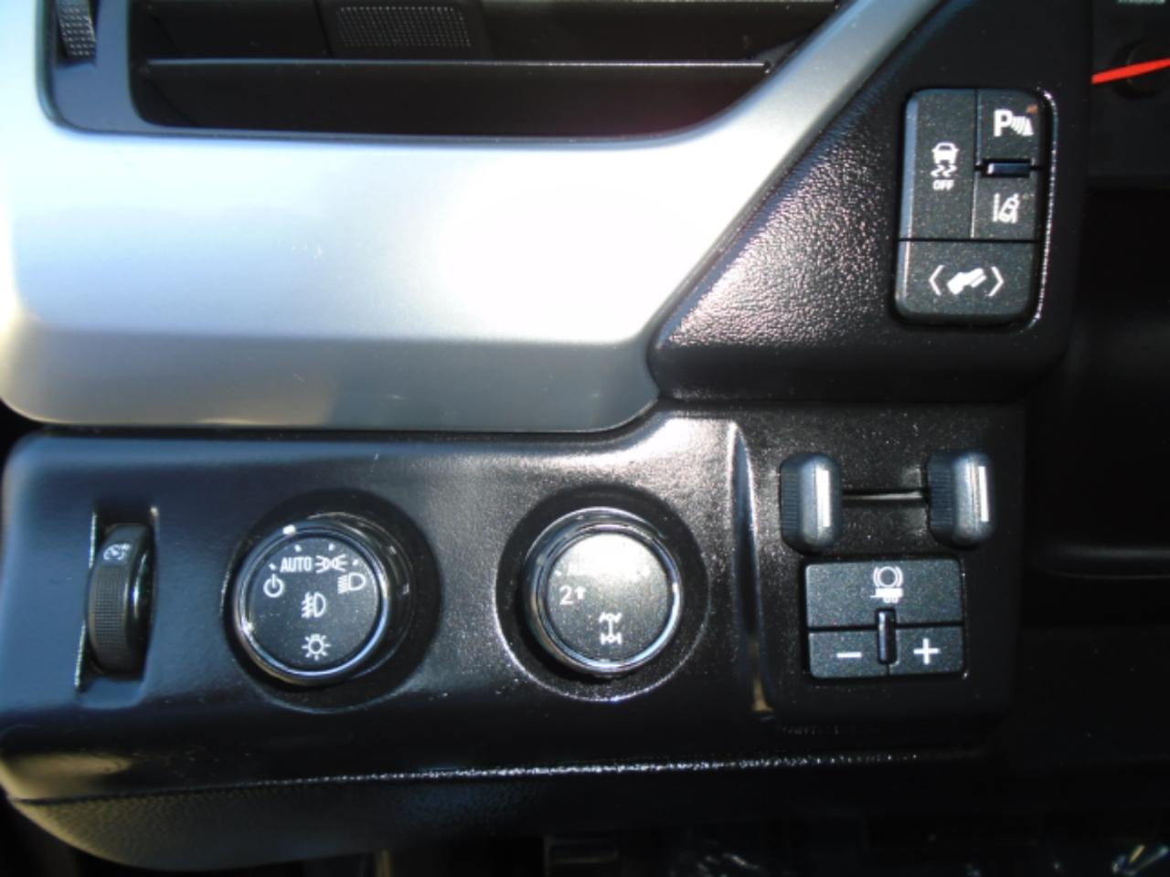 Chevrolet Tahoe LTZ 4WD 2015