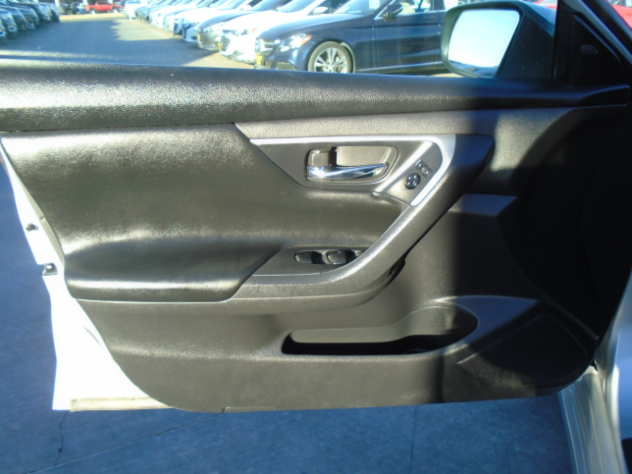 Nissan Altima 2.5 SV Sedan 2017