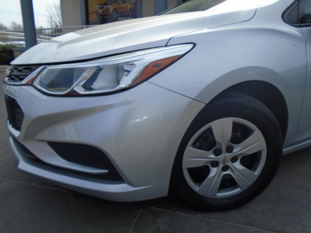 Chevrolet Cruze LS 6M 2018