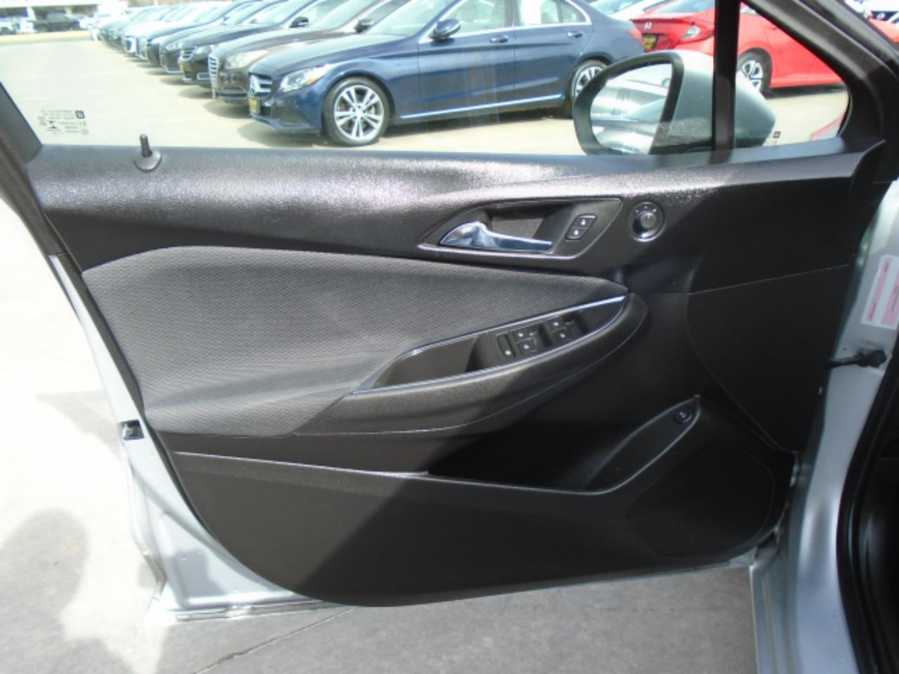 Chevrolet Cruze LS 6M 2018