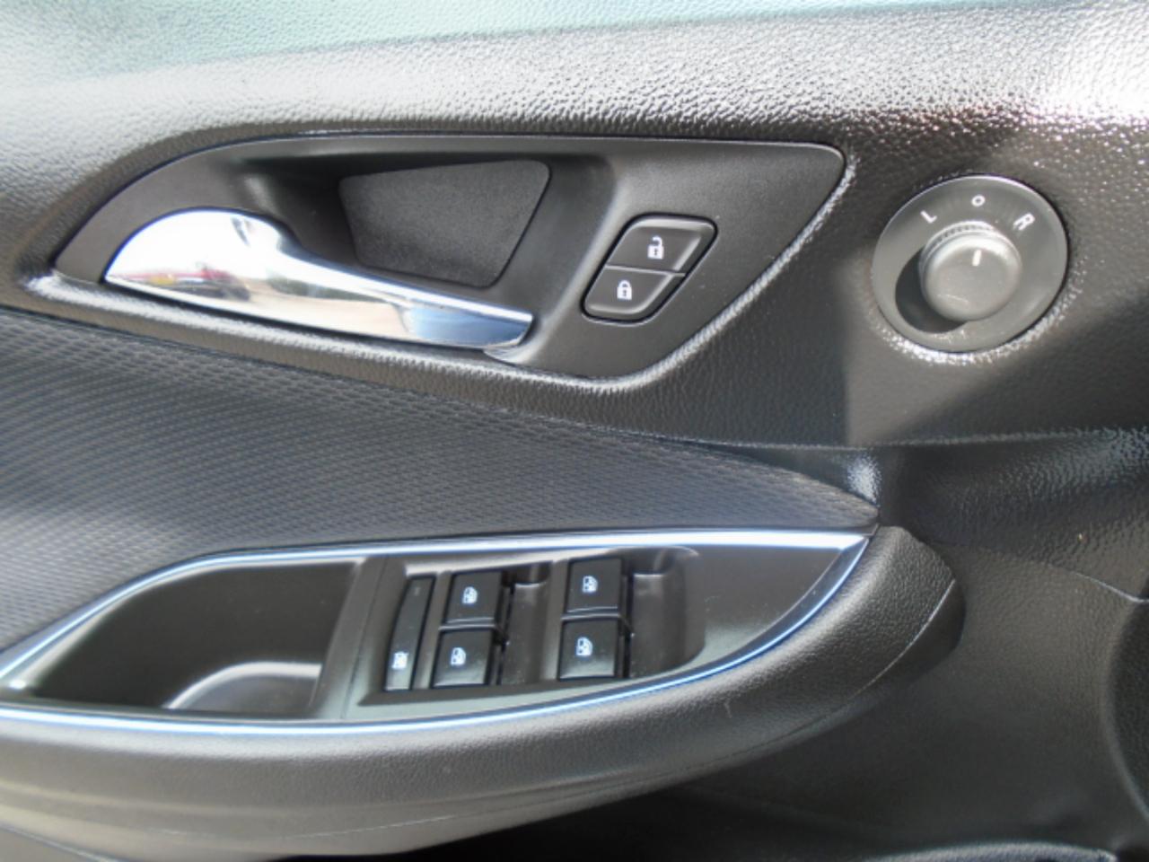 Chevrolet Cruze LS 6M 2018