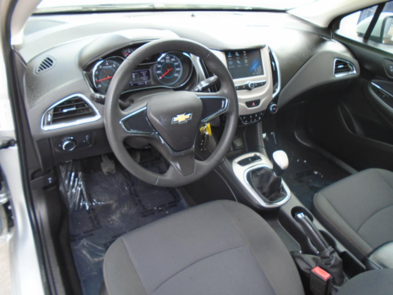 Chevrolet Cruze LS 6M 2018