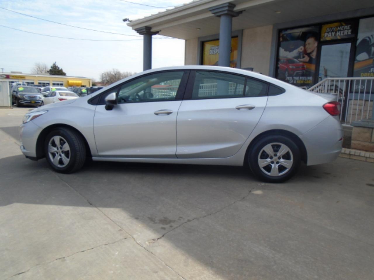 Chevrolet Cruze LS 6M 2018