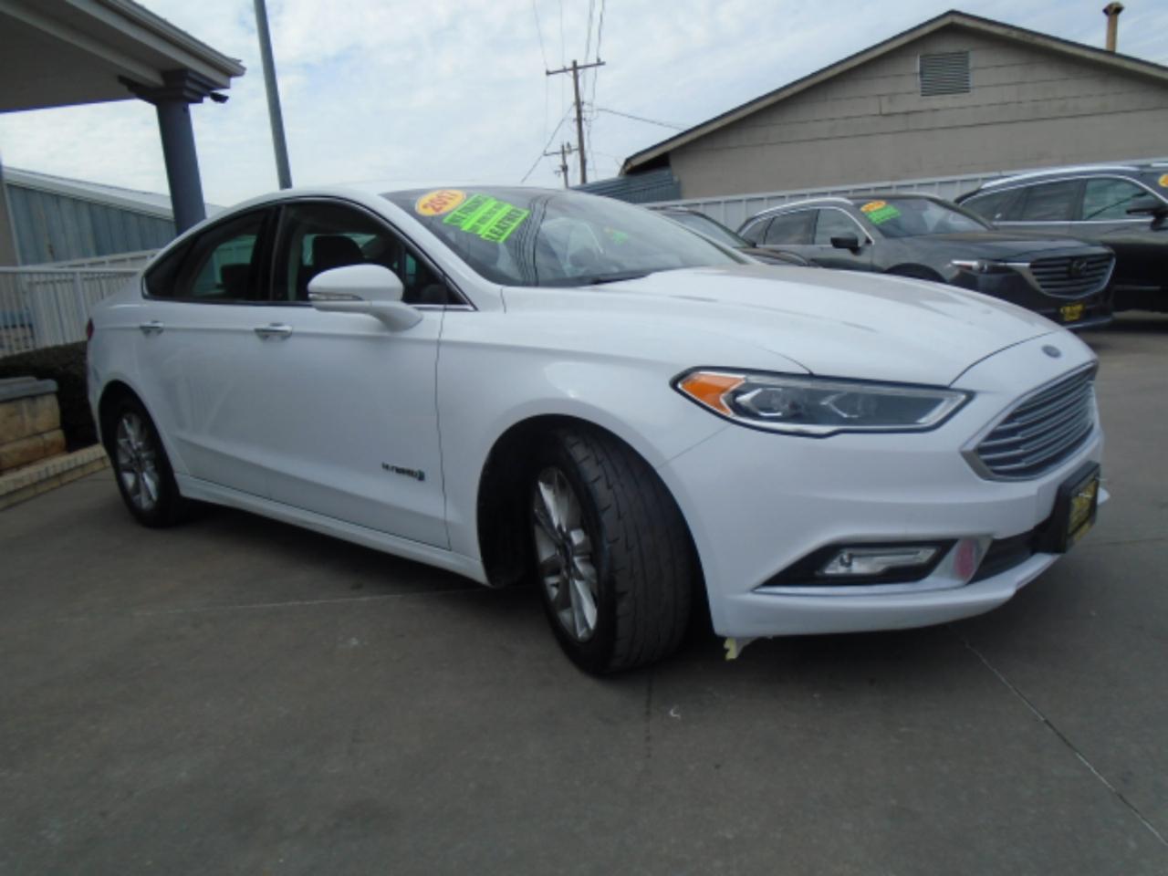 Ford Fusion Hybrid SE 2017