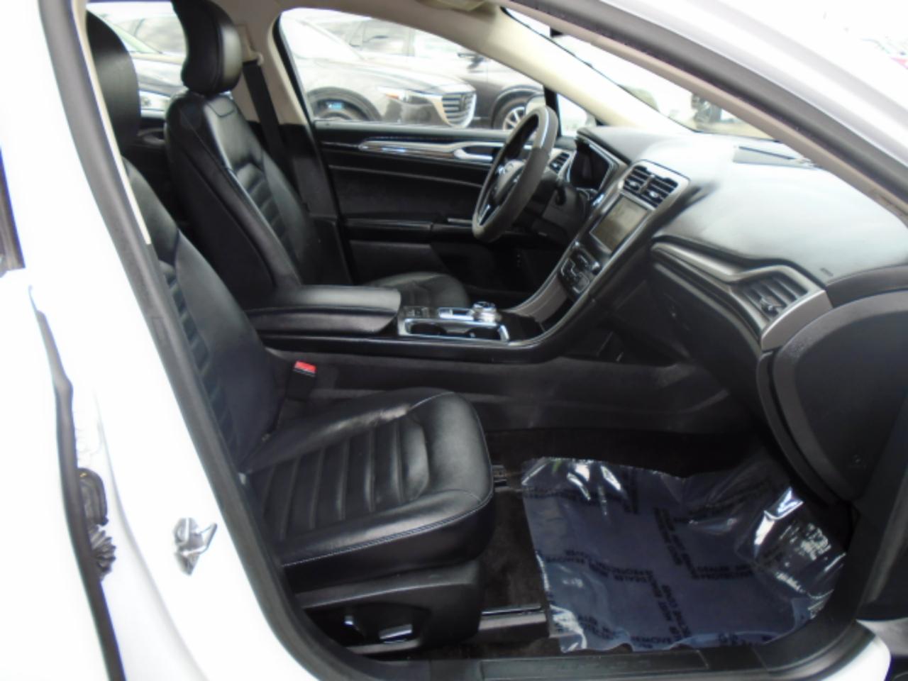 Ford Fusion Hybrid SE 2017