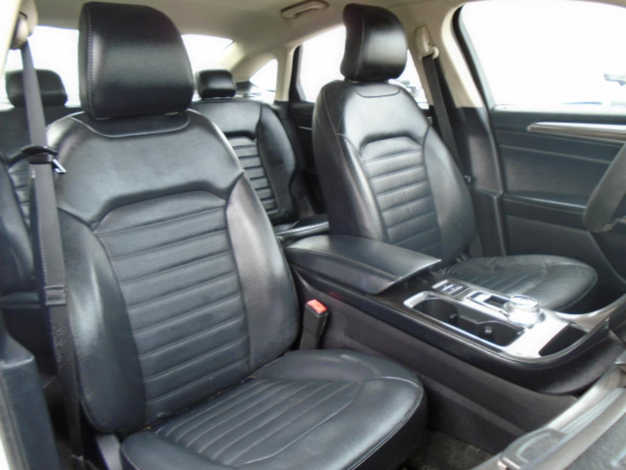 Ford Fusion Hybrid SE 2017