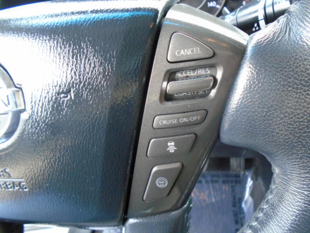 Nissan Armada Platinum 2WD 2017