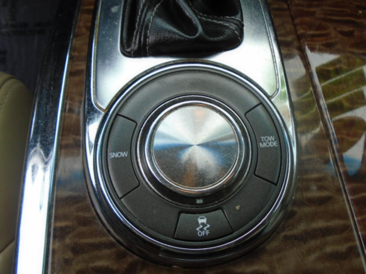 Nissan Armada Platinum 2WD 2017