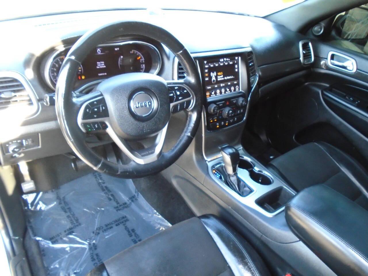 Jeep Grand Cherokee Laredo 4WD 2018