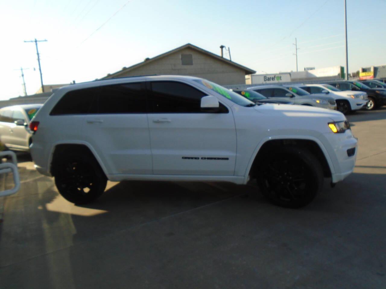 Jeep Grand Cherokee Laredo 4WD 2018