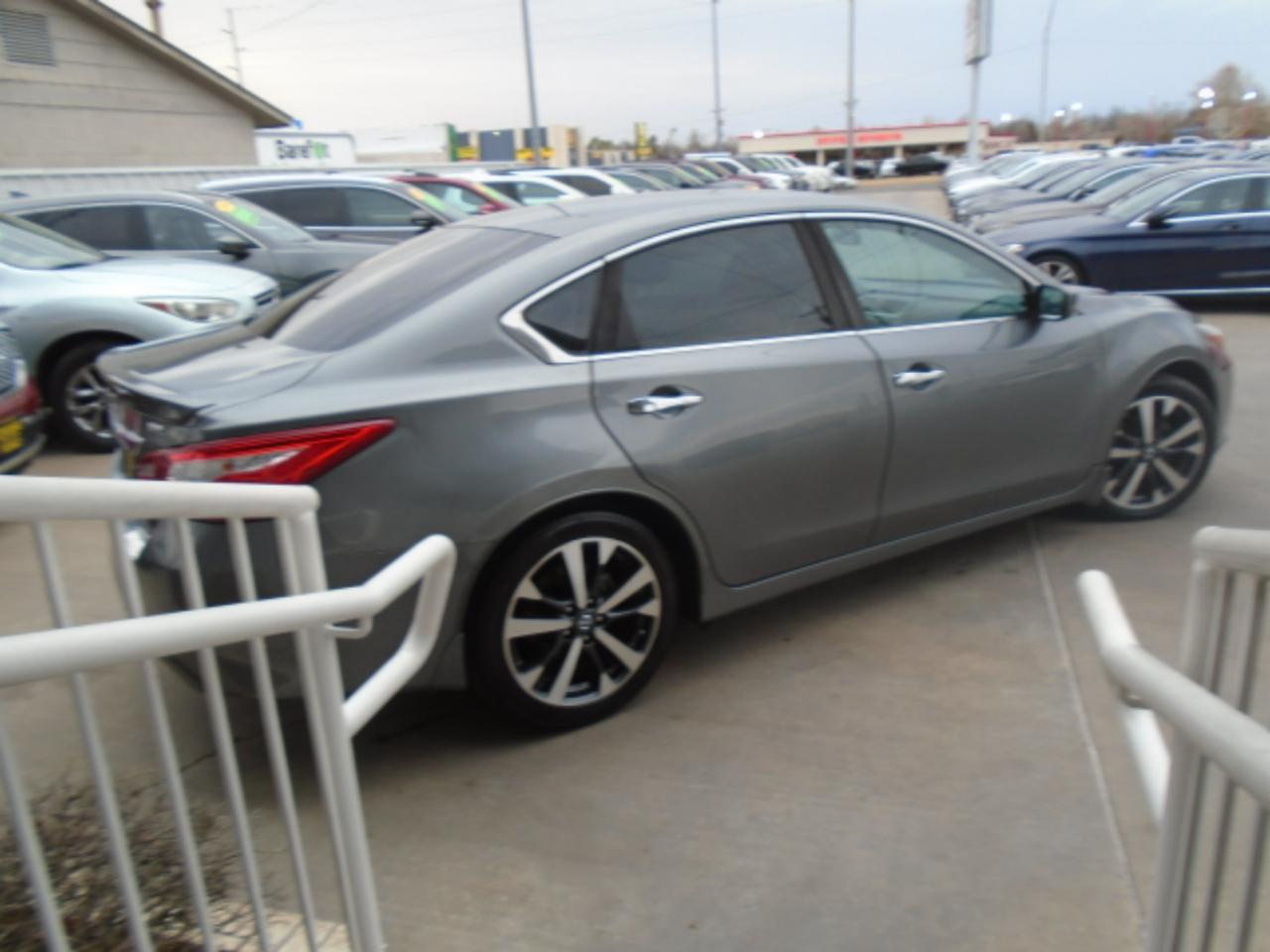 Nissan Altima 2.5 SR 2016