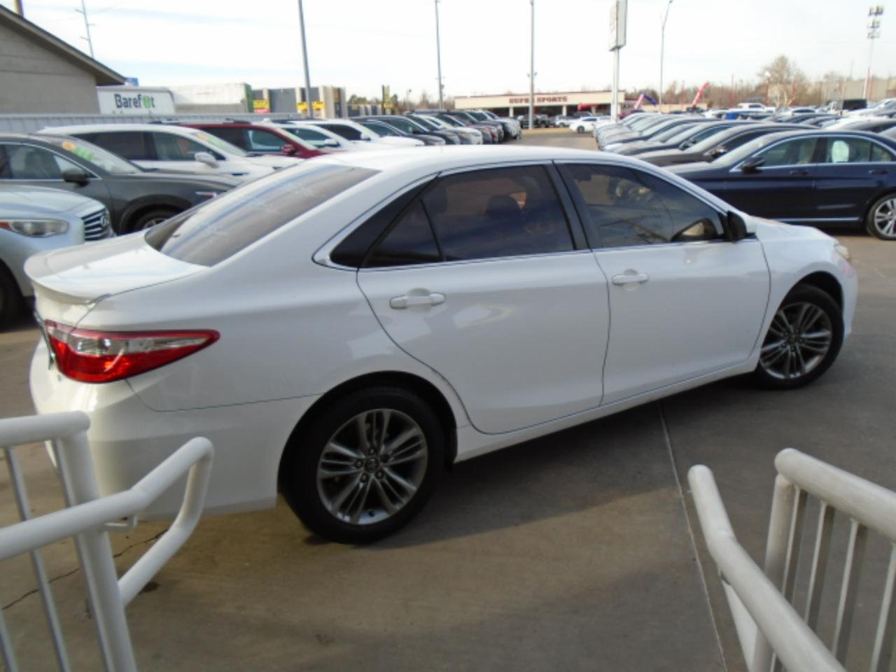 Toyota Camry SE 2017