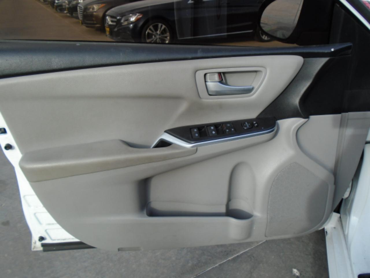 Toyota Camry SE 2017