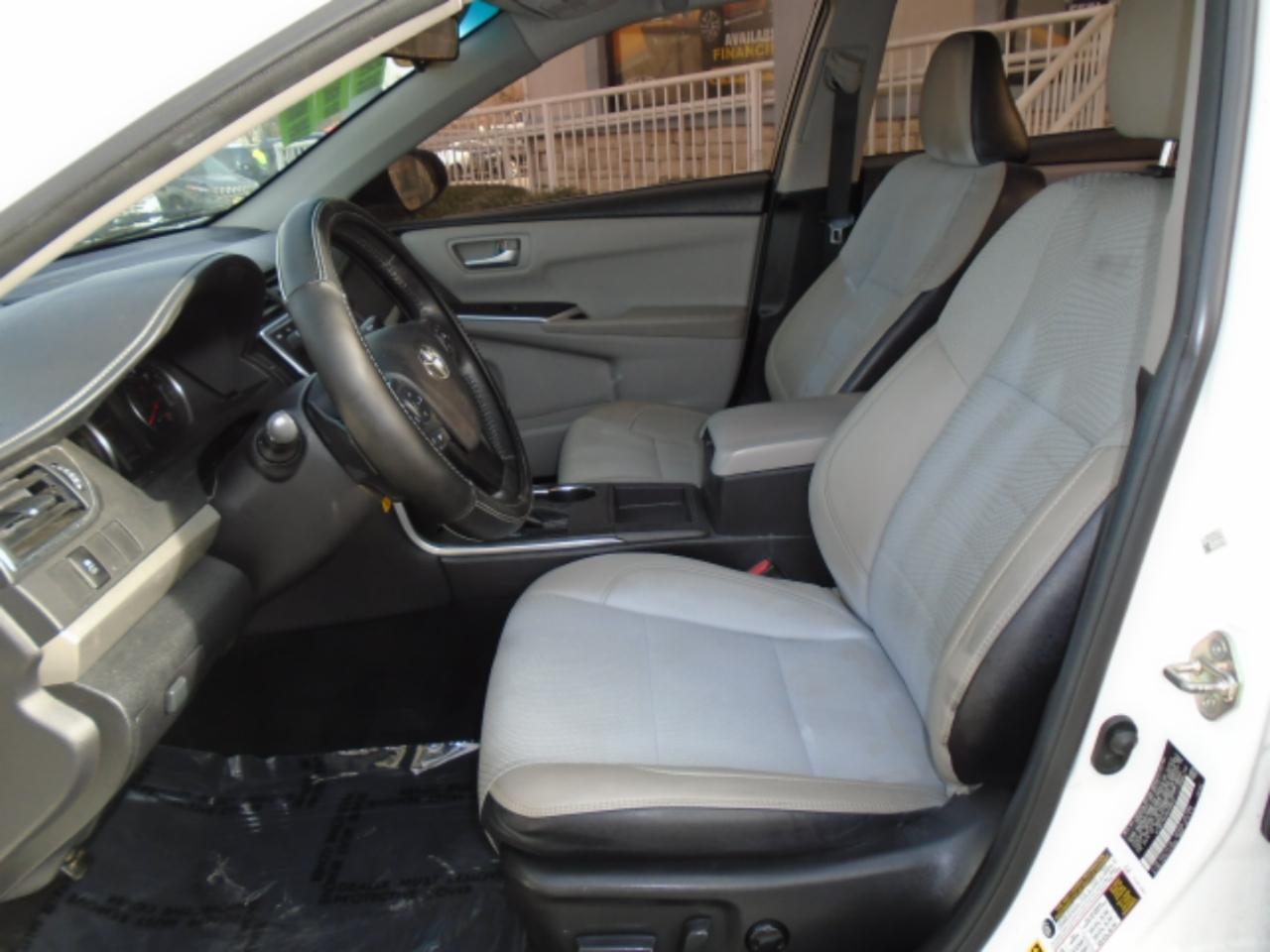 Toyota Camry SE 2017