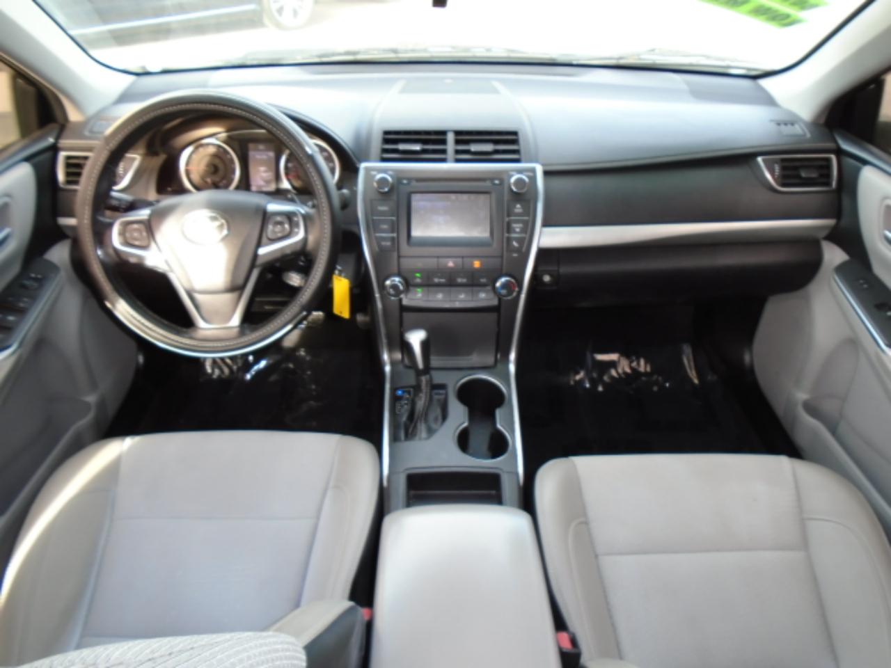 Toyota Camry SE 2017