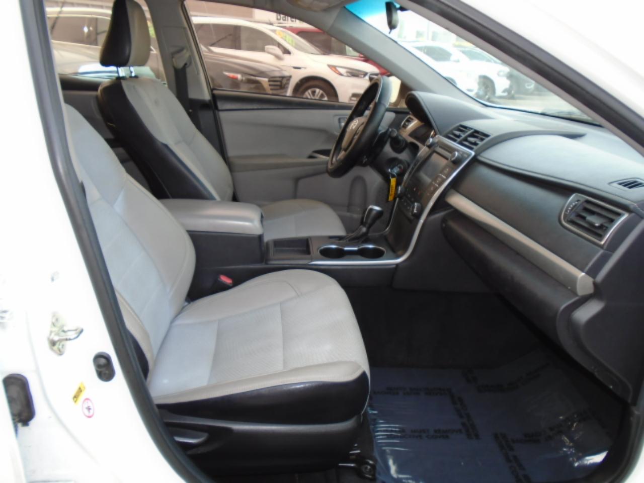 Toyota Camry SE 2017