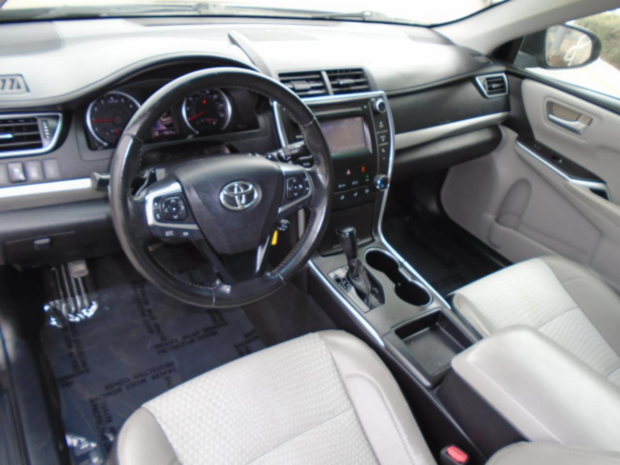 Toyota Camry SE 2015